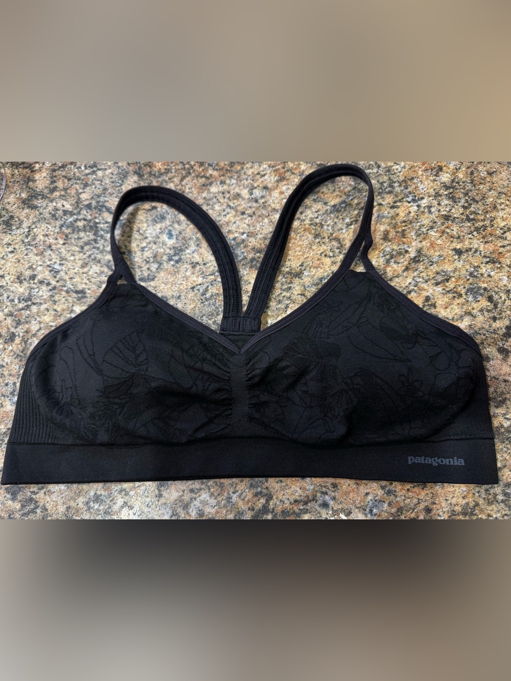 Patagonia Women's Barely Bra Seamless Racerback Sports Bra Large Black Leaf